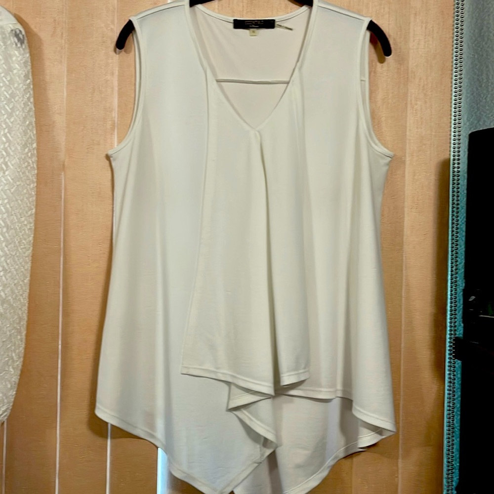 Essentials by Milano short sleeve blouse.